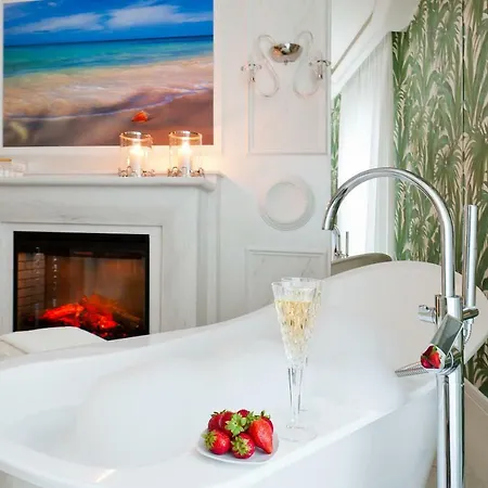 Diamonds Luxury Old Town